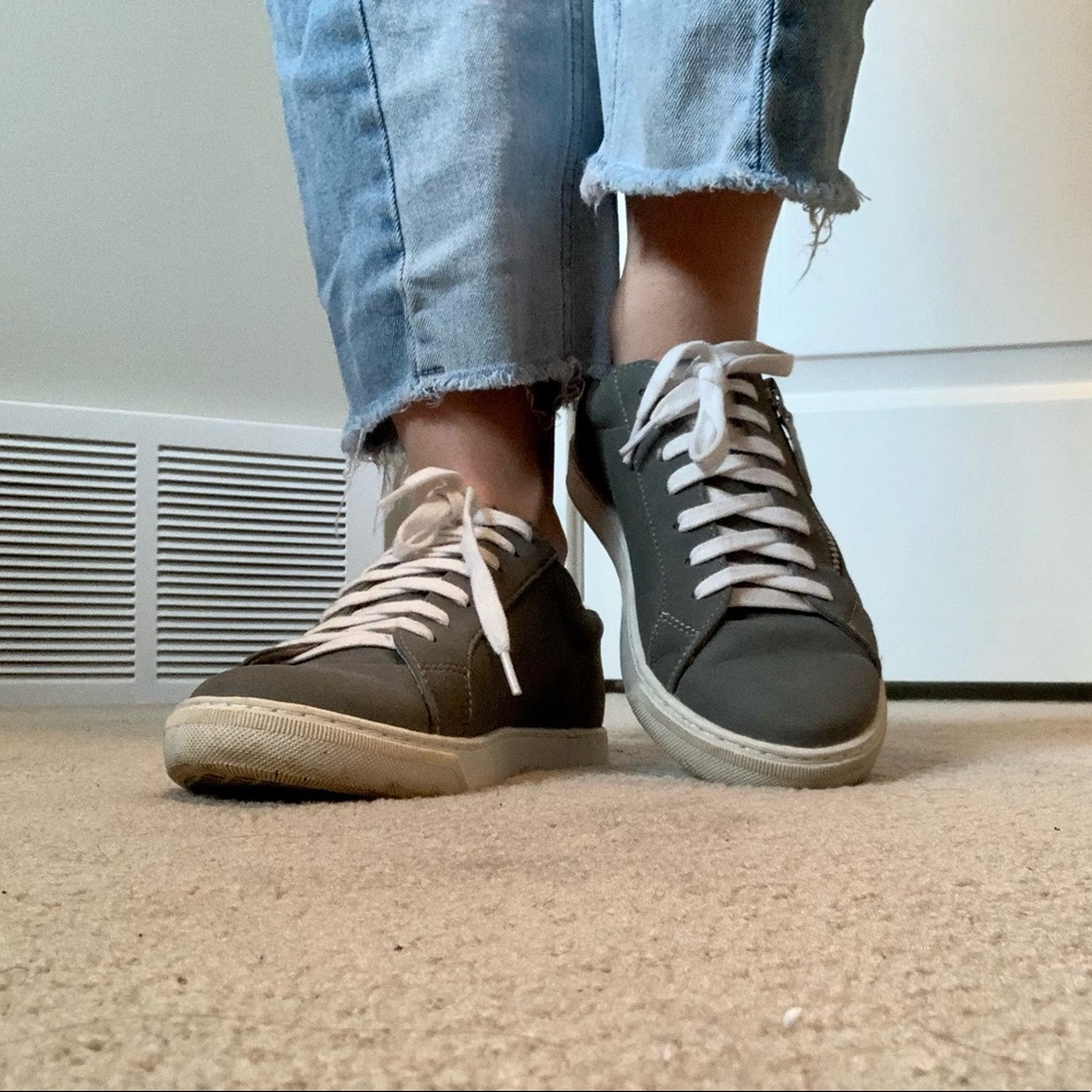 Steve Madden Stealth Sneaker